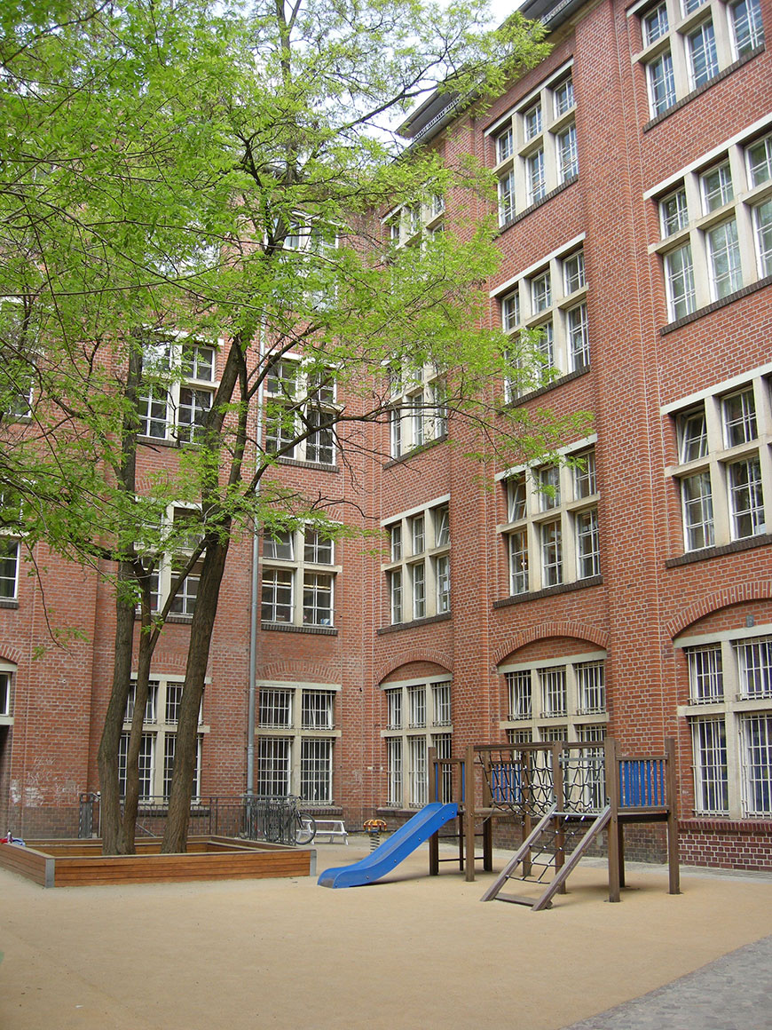 Main Building - Rückerstraße 9 - Courtyard